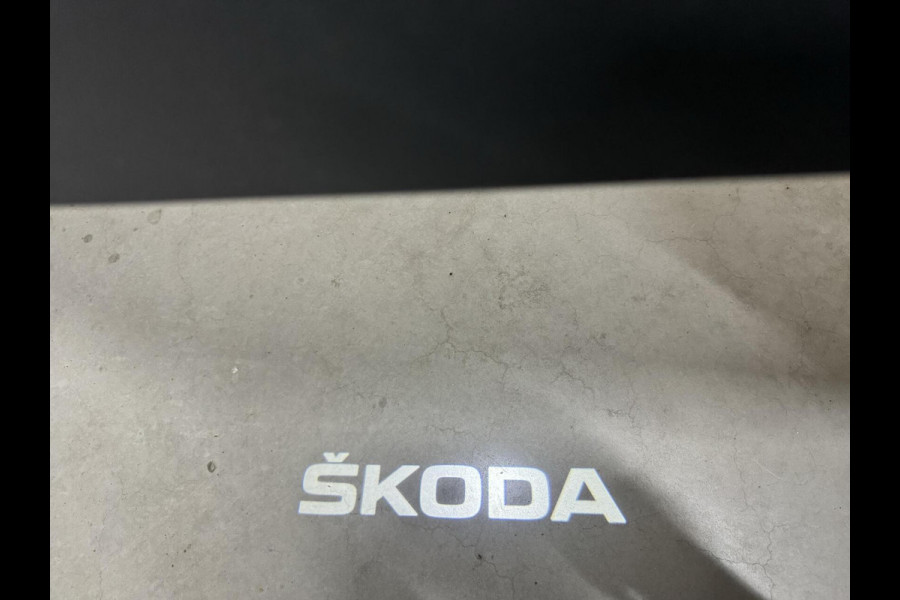 Škoda Karoq 1.5 TSI ACT Sportline Pano ACC Sfeer Canton Trekh. NAP Škoda Karoq 1.5 TSI ACT Sportline Pano ACC Sfeer Canton Trekh. NAP