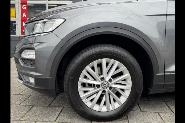 Volkswagen T-Roc 1.0 TSI Style - Navigatie I Airco I PDC- Achteruitrij camera I Sport velgen I APK 10-2027Dealer onderhouden
