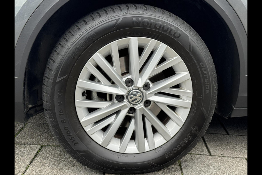 Volkswagen T-Roc 1.0 TSI Style - Navigatie I Airco I PDC- Achteruitrij camera I Sport velgen I APK 10-2027Dealer onderhouden