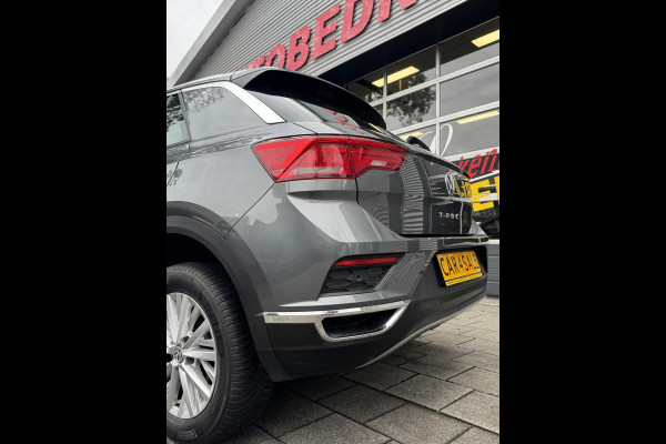 Volkswagen T-Roc 1.0 TSI Style - Navigatie I Airco I PDC- Achteruitrij camera I Sport velgen I APK 10-2027Dealer onderhouden