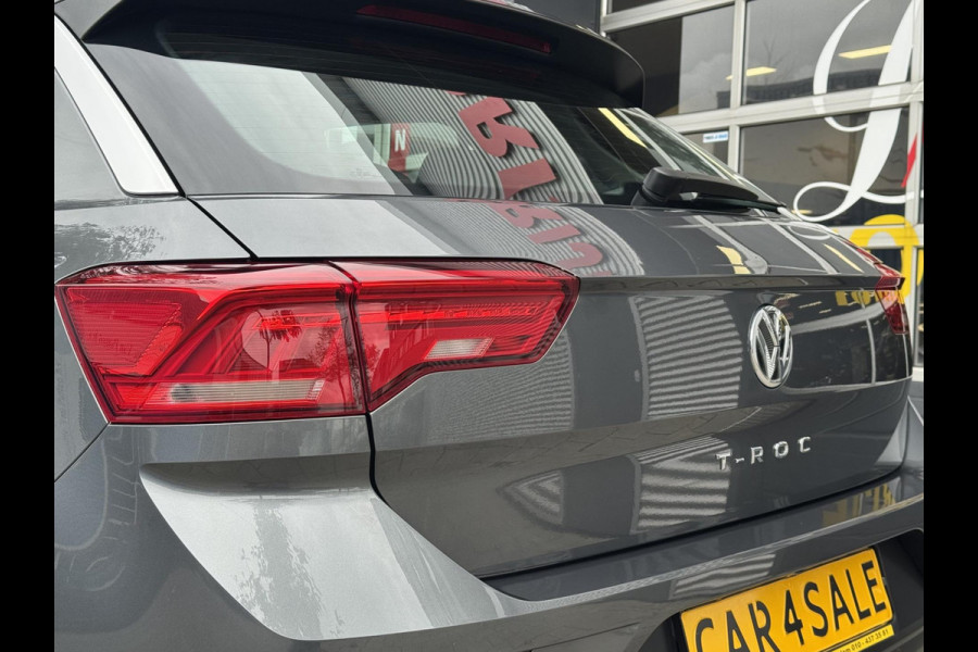Volkswagen T-Roc 1.0 TSI Style - Navigatie I Airco I PDC- Achteruitrij camera I Sport velgen I APK 10-2027Dealer onderhouden
