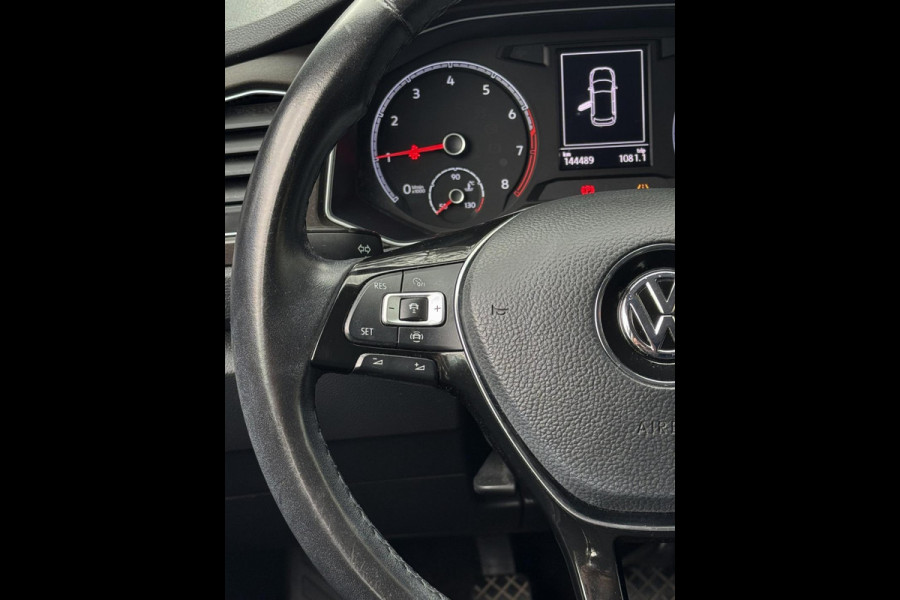 Volkswagen T-Roc 1.0 TSI Style - Navigatie I Airco I PDC- Achteruitrij camera I Sport velgen I APK 10-2027Dealer onderhouden