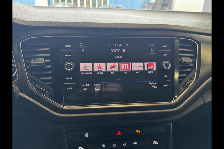 Volkswagen T-Roc 1.0 TSI Style - Navigatie I Airco I PDC- Achteruitrij camera I Sport velgen I APK 10-2027Dealer onderhouden
