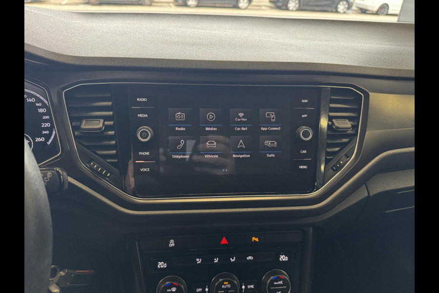 Volkswagen T-Roc 1.0 TSI Style - Navigatie I Airco I PDC- Achteruitrij camera I Sport velgen I APK 10-2027Dealer onderhouden
