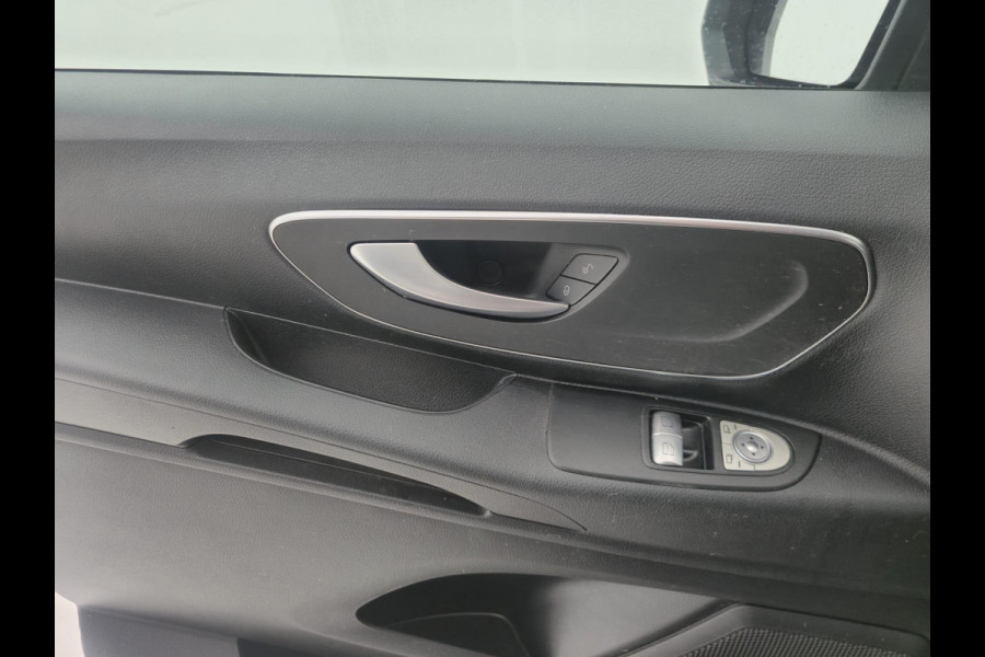 Mercedes-Benz Vito 114 CDI Lang luxe bomvol 214 pk led navi amg pakket leer Mercedes-Benz Vito 114 CDI Lang luxe bomvol 214 pk led navi amg pakket leer