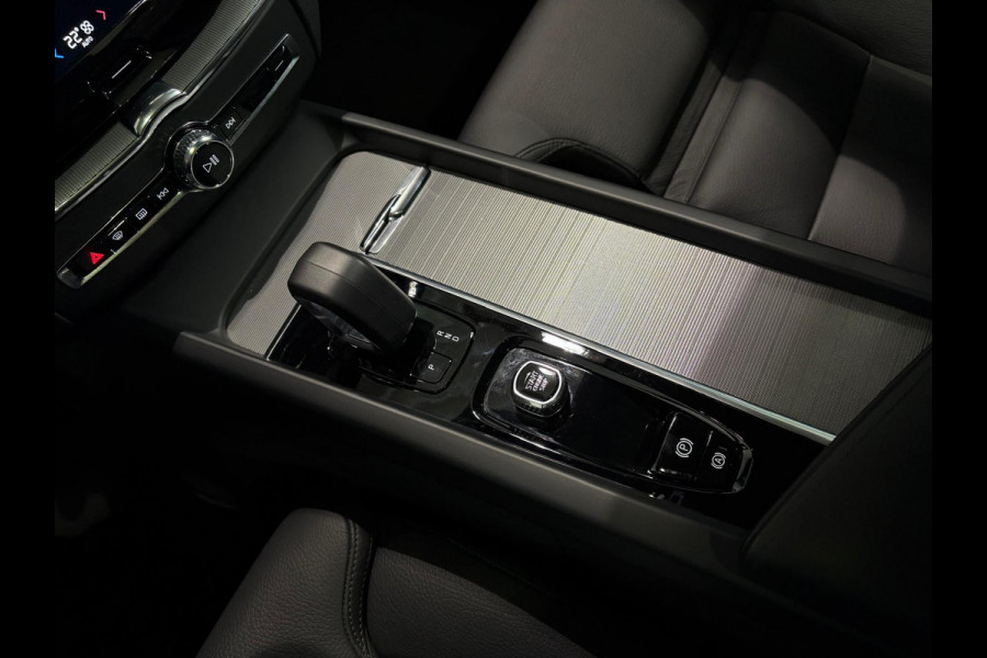 Volvo XC60 T8 Aut. Plus Dark LongRange Parkeercamera Leder 455pk