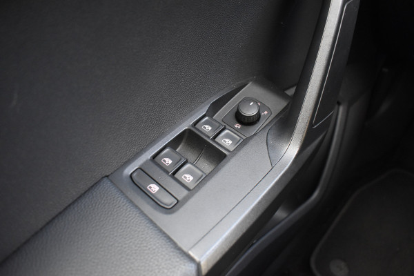 Seat Ibiza 1.0 EcoTSI Style Business Connect / Parkeersensoren / Carplay / Airco / Cruise control