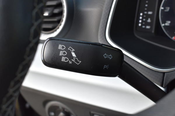 Seat Ibiza 1.0 EcoTSI Style Business Connect / Parkeersensoren / Carplay / Airco / Cruise control