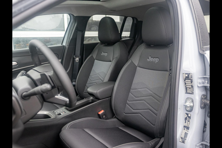 Jeep Avenger 1.2 e-Hybrid Summit | Uit voorraad leverbaar | Winter Pack | Schuif/Kanteldak | Infotaiment&Convenience Pack | Bicolore