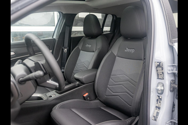 Jeep Avenger 1.2 e-Hybrid Summit | Uit voorraad leverbaar | Winter Pack | Schuif/Kanteldak | Infotaiment&Convenience Pack | Bicolore