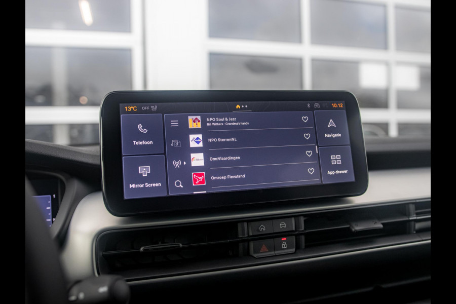 Jeep Avenger 1.2 e-Hybrid Summit | Uit voorraad leverbaar | Winter Pack | Schuif/Kanteldak | Infotaiment&Convenience Pack | Bicolore