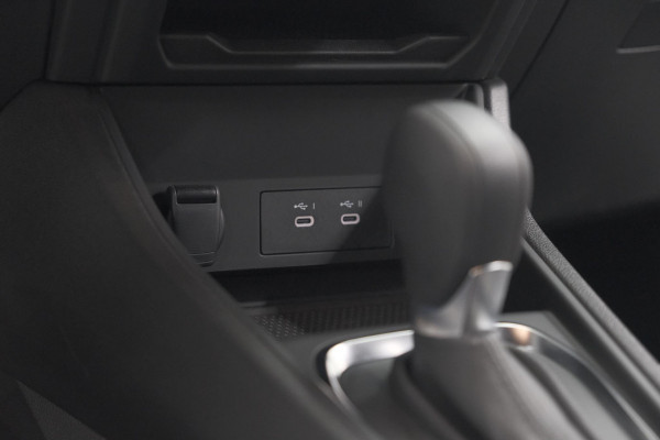 Renault Captur Mild Hybrid 160 EDC Techno | Camera | Navigatie | Apple Carplay | Pack Full Screen Renault Captur Mild Hybrid 160 EDC Techno | Camera | Navigatie | Apple Carplay | Pack Full Screen