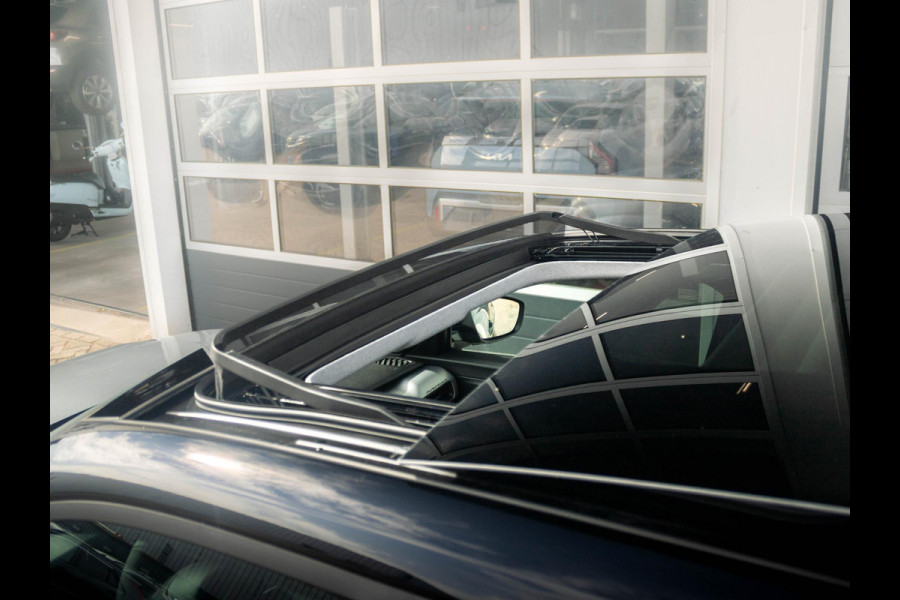 Jeep Avenger 1.2 e-Hybrid Summit | Uit voorraad leverbaar | Winter Pack | Schuif/Kanteldak | Infotaiment&Convenience Pack | Bicolore