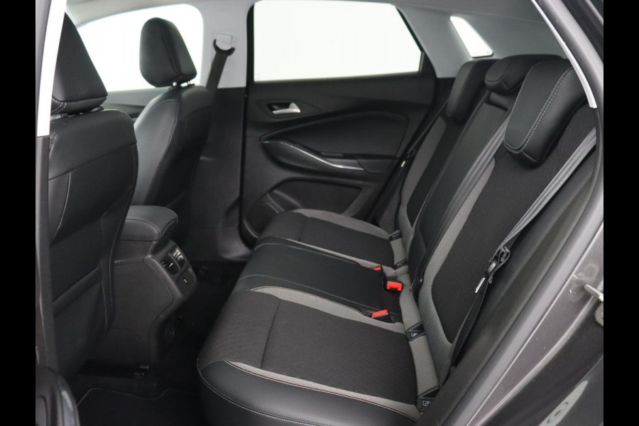 Opel Grandland X 1.2 Turbo Executive | Automaat | Carplay | Full LED | Comfortstoelen | Camera | Navigatie | Climate control | Keyless | Parkeerhulp | Cruise control Opel Grandland X 1.2 Turbo Executive | Automaat | Carplay | Full LED | Comfortstoelen | Camera | Navigatie | Climate control | Keyless | Parkeerhulp | Cruise control