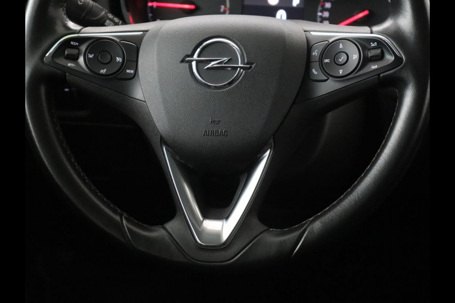 Opel Grandland X 1.2 Turbo Executive | Automaat | Carplay | Full LED | Comfortstoelen | Camera | Navigatie | Climate control | Keyless | Parkeerhulp | Cruise control Opel Grandland X 1.2 Turbo Executive | Automaat | Carplay | Full LED | Comfortstoelen | Camera | Navigatie | Climate control | Keyless | Parkeerhulp | Cruise control