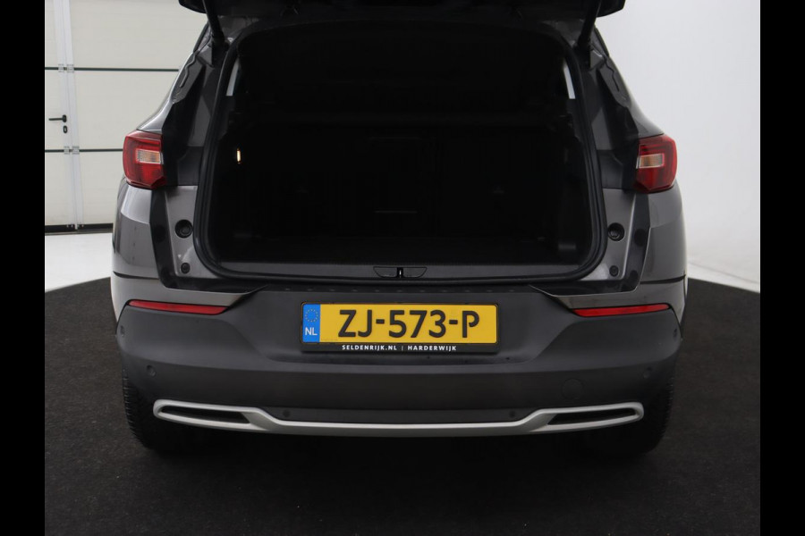 Opel Grandland X 1.2 Turbo Executive | Automaat | Carplay | Full LED | Comfortstoelen | Camera | Navigatie | Climate control | Keyless | Parkeerhulp | Cruise control Opel Grandland X 1.2 Turbo Executive | Automaat | Carplay | Full LED | Comfortstoelen | Camera | Navigatie | Climate control | Keyless | Parkeerhulp | Cruise control