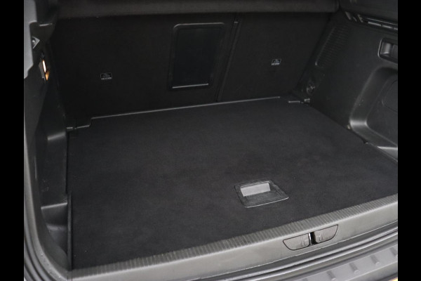 Opel Grandland X 1.2 Turbo Executive | Automaat | Carplay | Full LED | Comfortstoelen | Camera | Navigatie | Climate control | Keyless | Parkeerhulp | Cruise control Opel Grandland X 1.2 Turbo Executive | Automaat | Carplay | Full LED | Comfortstoelen | Camera | Navigatie | Climate control | Keyless | Parkeerhulp | Cruise control