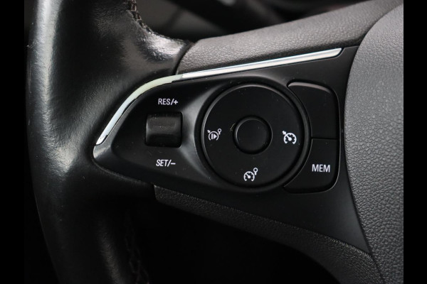 Opel Grandland X 1.2 Turbo Executive | Automaat | Carplay | Full LED | Comfortstoelen | Camera | Navigatie | Climate control | Keyless | Parkeerhulp | Cruise control Opel Grandland X 1.2 Turbo Executive | Automaat | Carplay | Full LED | Comfortstoelen | Camera | Navigatie | Climate control | Keyless | Parkeerhulp | Cruise control