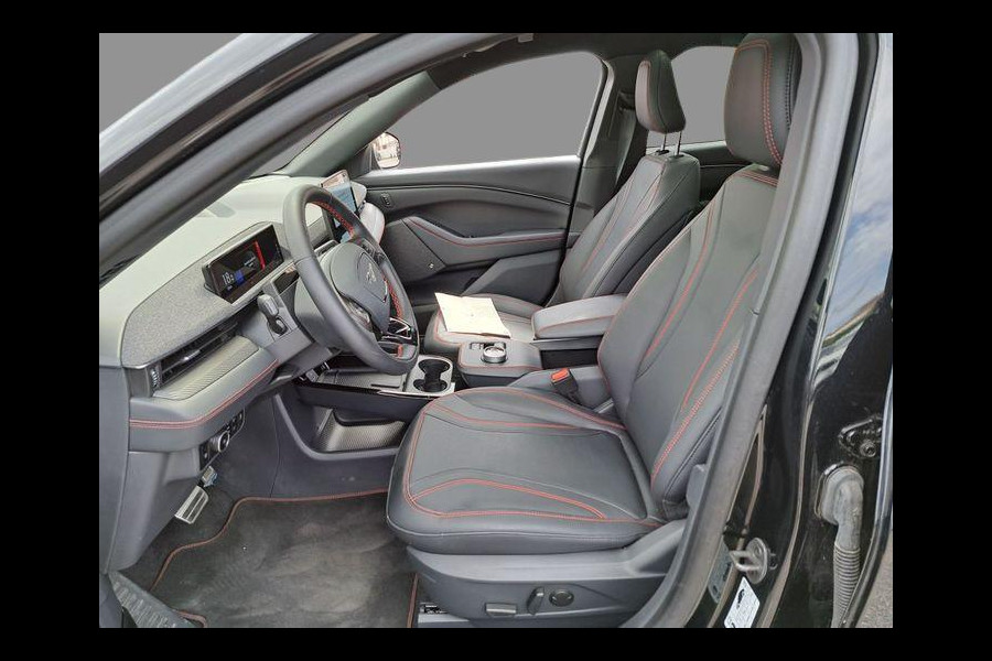 Ford Mustang Mach-E Extended Premium AWD 98 kWh 370pk | Panoramadak | Technology Pack + | 1.500kg Trekgewicht Ford Mustang Mach-E Extended Premium AWD 98 kWh 370pk | Panoramadak | Technology Pack + | 1.500kg Trekgewicht