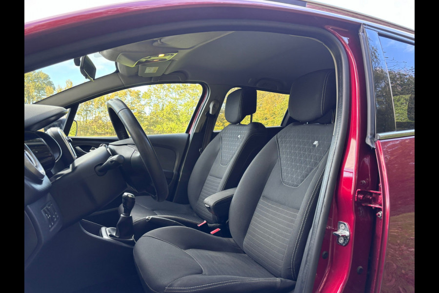 Renault Clio Estate 0.9 TCe Limited | NIEUWE APK | NETTE AUTO | Renault Clio Estate 0.9 TCe Limited | NIEUWE APK | NETTE AUTO |