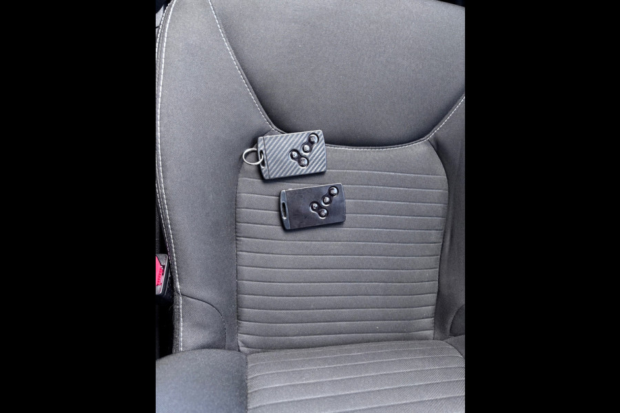 Renault Clio Estate 0.9 TCe Limited | NIEUWE APK | NETTE AUTO | Renault Clio Estate 0.9 TCe Limited | NIEUWE APK | NETTE AUTO |