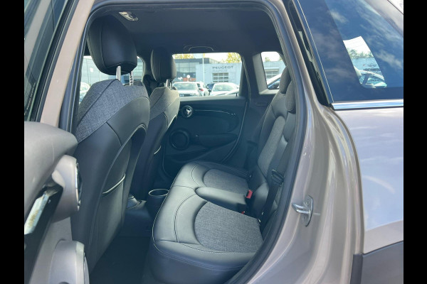 MINI Cooper 1.5 Business Edition NL AUTO | DEALER ONDERH | UNION JACK | CARPLAY