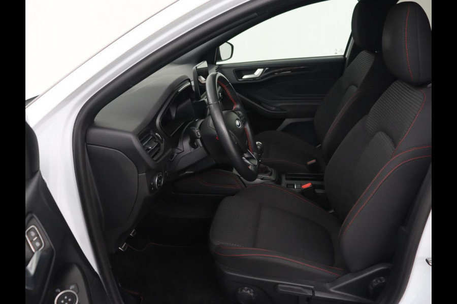 Ford Focus 1.0 EcoBoost Hybrid ST Line X | Stoel & stuurverwarming | Camera | Carplay | Digital Cockpit | Full LED | Keyless | Navigatie Ford Focus 1.0 EcoBoost Hybrid ST Line X | Stoel & stuurverwarming | Camera | Carplay | Digital Cockpit | Full LED | Keyless | Navigatie
