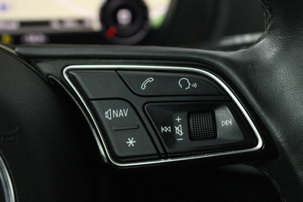 Audi Q2 35 TFSI S Edition (PANORAMADAK, DIGITALE COCKPIT, STOELVERWARMING, ACHTERUITRIJCAMERA, PARKEERSENSOREN, AUTOMAAT)