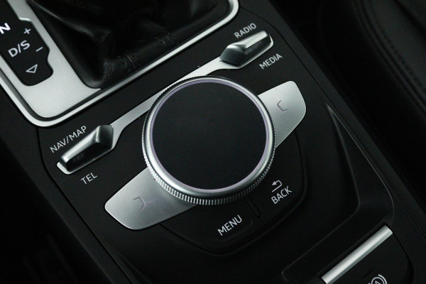 Audi Q2 35 TFSI S Edition (PANORAMADAK, DIGITALE COCKPIT, STOELVERWARMING, ACHTERUITRIJCAMERA, PARKEERSENSOREN, AUTOMAAT)