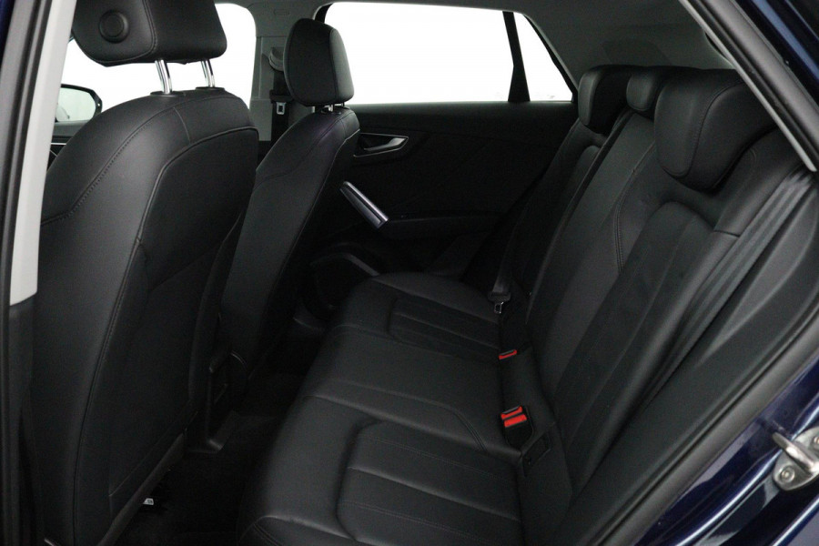 Audi Q2 35 TFSI S Edition (PANORAMADAK, DIGITALE COCKPIT, STOELVERWARMING, ACHTERUITRIJCAMERA, PARKEERSENSOREN, AUTOMAAT)