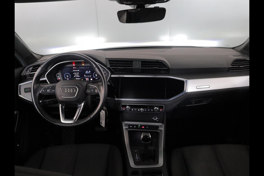 Audi Q3 45 TFSI e Business Edition 245 pk S-tronic | Navigatie | Parkeersensoren | Adaptieve cruise control | Stoelverwarming | Audi Q3 45 TFSI e Business Edition 245 pk S-tronic | Navigatie | Parkeersensoren | Adaptieve cruise control | Stoelverwarming |