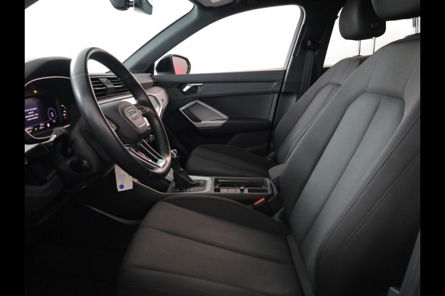 Audi Q3 45 TFSI e Business Edition 245 pk S-tronic | Navigatie | Parkeersensoren | Adaptieve cruise control | Stoelverwarming | Audi Q3 45 TFSI e Business Edition 245 pk S-tronic | Navigatie | Parkeersensoren | Adaptieve cruise control | Stoelverwarming |