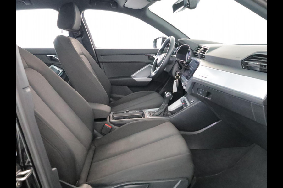 Audi Q3 45 TFSI e Business Edition 245 pk S-tronic | Navigatie | Parkeersensoren | Adaptieve cruise control | Stoelverwarming | Audi Q3 45 TFSI e Business Edition 245 pk S-tronic | Navigatie | Parkeersensoren | Adaptieve cruise control | Stoelverwarming |