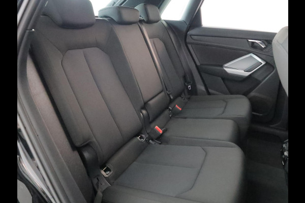 Audi Q3 45 TFSI e Business Edition 245 pk S-tronic | Navigatie | Parkeersensoren | Adaptieve cruise control | Stoelverwarming | Audi Q3 45 TFSI e Business Edition 245 pk S-tronic | Navigatie | Parkeersensoren | Adaptieve cruise control | Stoelverwarming |