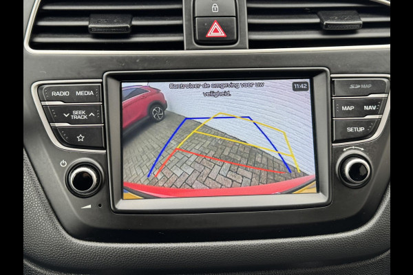 Hyundai i20 1.0 T-GDI Premium Dealer onderhouden Cruise control Climate control Parkeersensoren v/a Navigatie Apple / Android DAB Hyundai i20 1.0 T-GDI Premium Dealer onderhouden Cruise control Climate control Parkeersensoren v/a Navigatie Apple / Android DAB