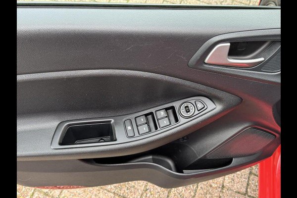 Hyundai i20 1.0 T-GDI Premium Dealer onderhouden Cruise control Climate control Parkeersensoren v/a Navigatie Apple / Android DAB Hyundai i20 1.0 T-GDI Premium Dealer onderhouden Cruise control Climate control Parkeersensoren v/a Navigatie Apple / Android DAB
