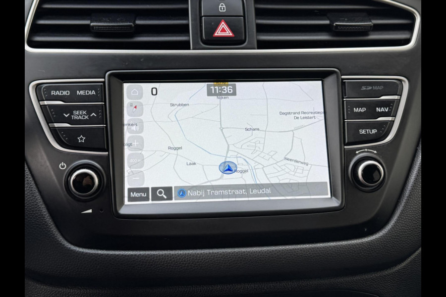 Hyundai i20 1.0 T-GDI Premium Dealer onderhouden Cruise control Climate control Parkeersensoren v/a Navigatie Apple / Android DAB Hyundai i20 1.0 T-GDI Premium Dealer onderhouden Cruise control Climate control Parkeersensoren v/a Navigatie Apple / Android DAB