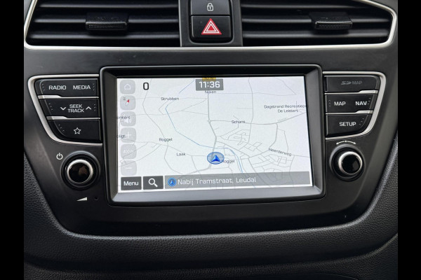 Hyundai i20 1.0 T-GDI Premium Dealer onderhouden Cruise control Climate control Parkeersensoren v/a Navigatie Apple / Android DAB Hyundai i20 1.0 T-GDI Premium Dealer onderhouden Cruise control Climate control Parkeersensoren v/a Navigatie Apple / Android DAB