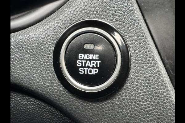Hyundai i20 1.0 T-GDI Premium Dealer onderhouden Cruise control Climate control Parkeersensoren v/a Navigatie Apple / Android DAB Hyundai i20 1.0 T-GDI Premium Dealer onderhouden Cruise control Climate control Parkeersensoren v/a Navigatie Apple / Android DAB