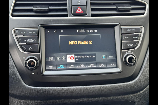 Hyundai i20 1.0 T-GDI Premium Dealer onderhouden Cruise control Climate control Parkeersensoren v/a Navigatie Apple / Android DAB Hyundai i20 1.0 T-GDI Premium Dealer onderhouden Cruise control Climate control Parkeersensoren v/a Navigatie Apple / Android DAB
