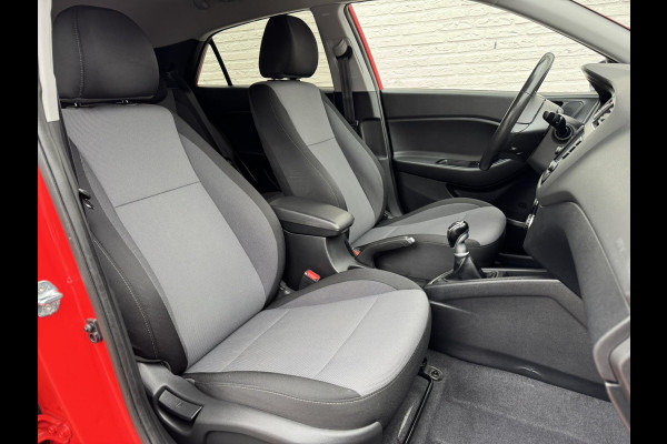 Hyundai i20 1.0 T-GDI Premium Dealer onderhouden Cruise control Climate control Parkeersensoren v/a Navigatie Apple / Android DAB Hyundai i20 1.0 T-GDI Premium Dealer onderhouden Cruise control Climate control Parkeersensoren v/a Navigatie Apple / Android DAB