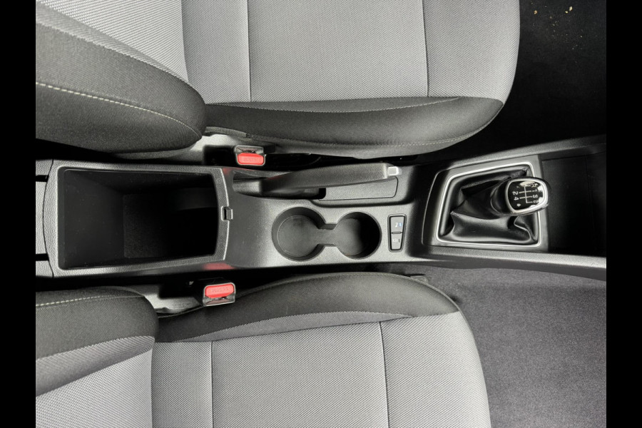 Hyundai i20 1.0 T-GDI Premium Dealer onderhouden Cruise control Climate control Parkeersensoren v/a Navigatie Apple / Android DAB Hyundai i20 1.0 T-GDI Premium Dealer onderhouden Cruise control Climate control Parkeersensoren v/a Navigatie Apple / Android DAB