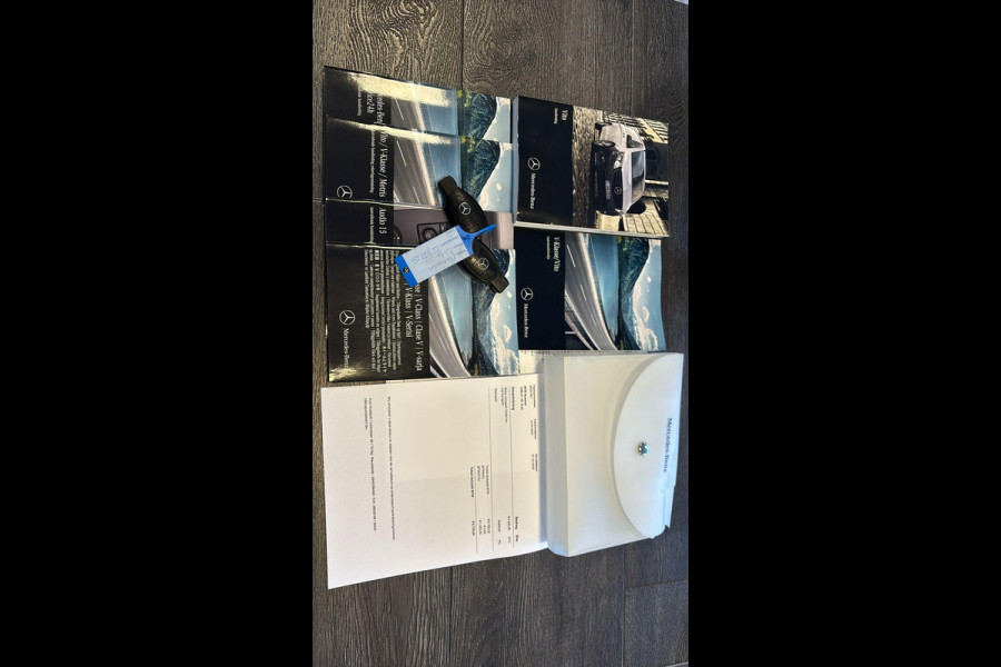 Mercedes-Benz Vito 114 CDI Lang luxe bomvol 214 pk led navi amg pakket leer Mercedes-Benz Vito 114 CDI Lang luxe bomvol 214 pk led navi amg pakket leer