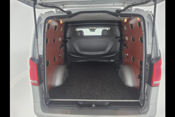 Mercedes-Benz Vito 114 CDI Lang luxe bomvol 214 pk led navi amg pakket leer Mercedes-Benz Vito 114 CDI Lang luxe bomvol 214 pk led navi amg pakket leer