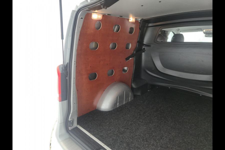 Mercedes-Benz Vito 114 CDI Lang luxe bomvol 214 pk led navi amg pakket leer Mercedes-Benz Vito 114 CDI Lang luxe bomvol 214 pk led navi amg pakket leer