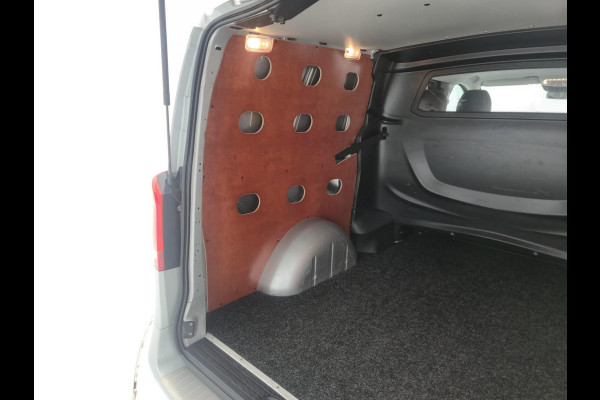 Mercedes-Benz Vito 114 CDI Lang luxe bomvol 214 pk led navi amg pakket leer Mercedes-Benz Vito 114 CDI Lang luxe bomvol 214 pk led navi amg pakket leer