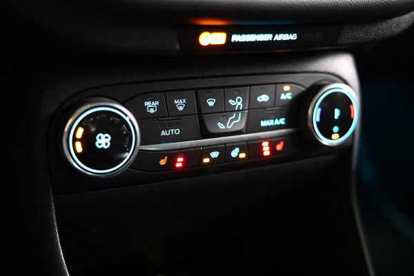 Ford Fiesta 1.0 EcoBoost Hybrid Titanium AUT CARPLAY DAB STUURVW '22 Ford Fiesta 1.0 EcoBoost Hybrid Titanium AUT CARPLAY DAB STUURVW '22