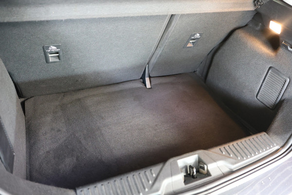 Ford Fiesta 1.0 EcoBoost Hybrid Titanium AUT CARPLAY DAB STUURVW '22 Ford Fiesta 1.0 EcoBoost Hybrid Titanium AUT CARPLAY DAB STUURVW '22