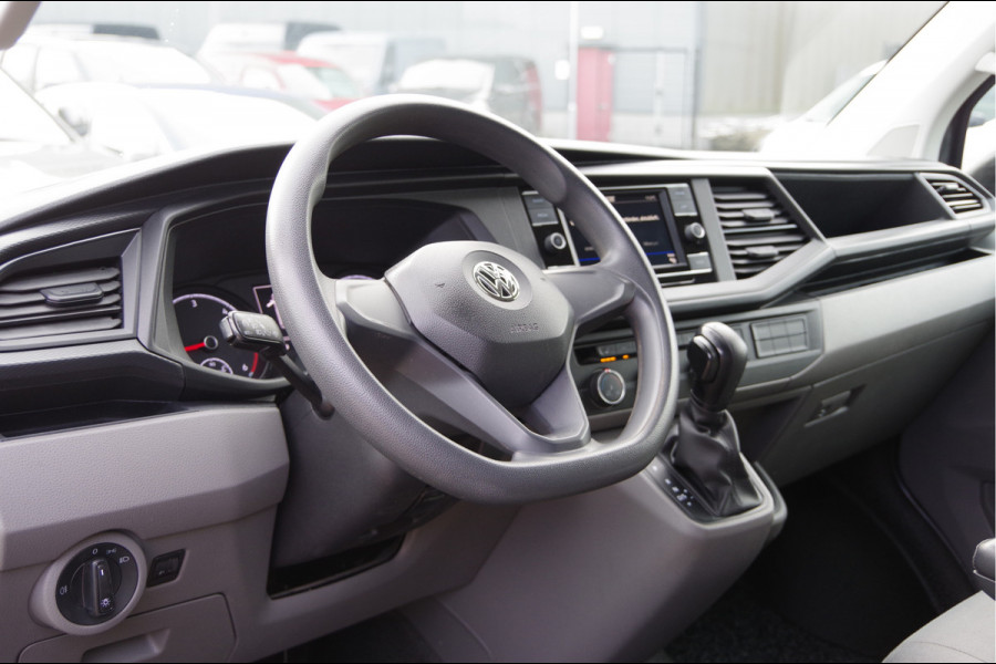 Volkswagen Transporter 2.0 TDI L2 150PK AUT. 3-ZITS, STOELVERWARMING, CRUISE, AIRCO, CARPLAY, PARKEERSENSOREN, Volkswagen Transporter 2.0 TDI L2 150PK AUT. 3-ZITS, STOELVERWARMING, CRUISE, AIRCO, CARPLAY, PARKEERSENSOREN,