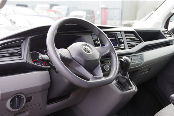 Volkswagen Transporter 2.0 TDI L2 150PK AUT. 3-ZITS, STOELVERWARMING, CRUISE, AIRCO, CARPLAY, PARKEERSENSOREN, Volkswagen Transporter 2.0 TDI L2 150PK AUT. 3-ZITS, STOELVERWARMING, CRUISE, AIRCO, CARPLAY, PARKEERSENSOREN,